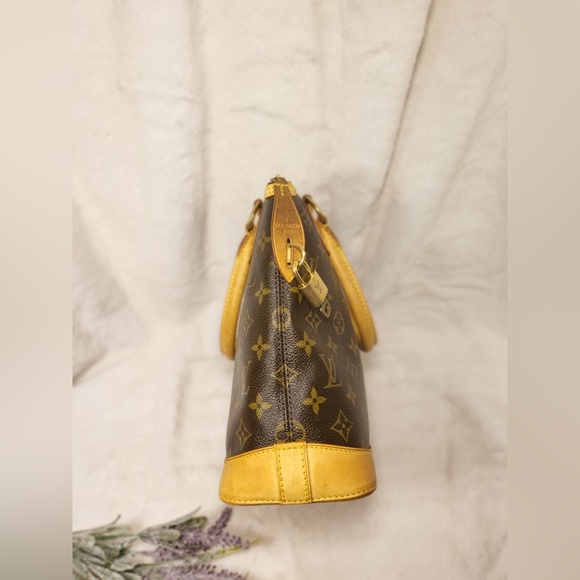 Authentic Louis Vuitton Lockit vertical pm handbag - Picture 7 of 16